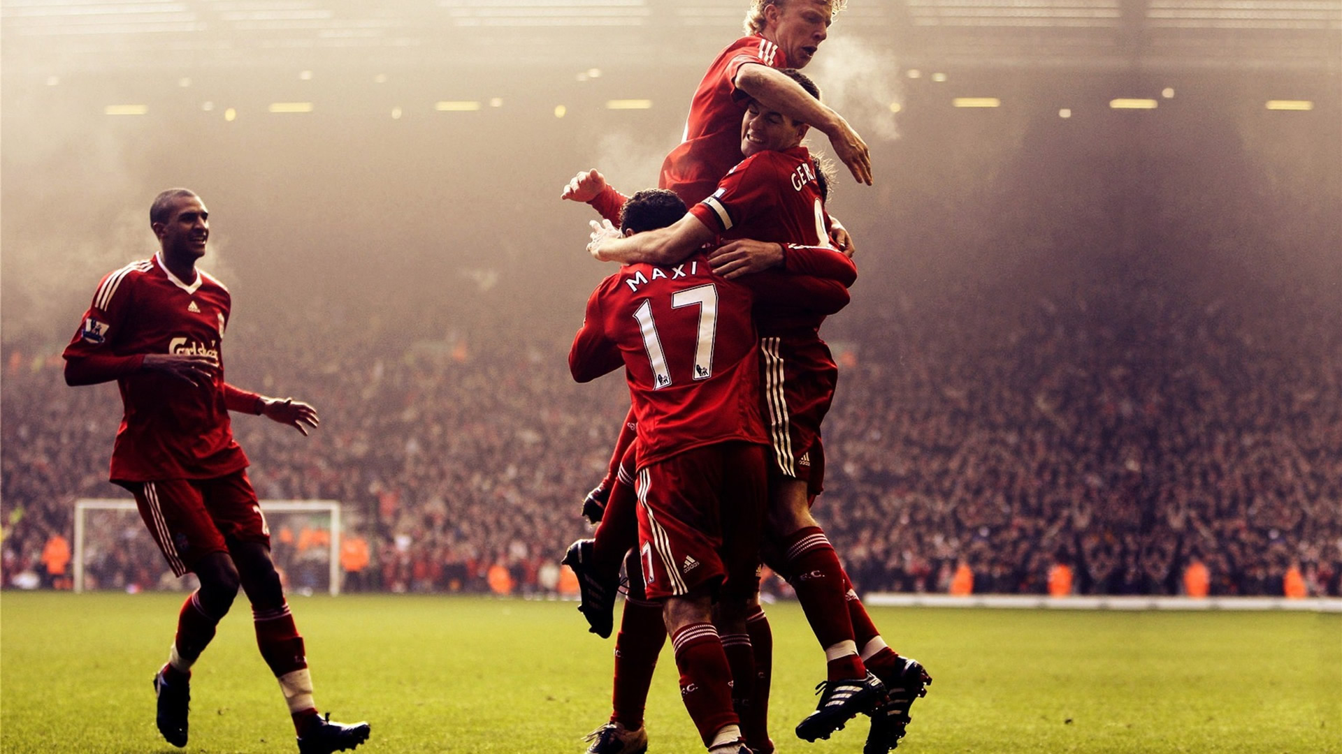 埃梅里：球迷们的支持非常重要，还需不断完善球队攻防体系（埃梅里：球迷支持至关重要，球队攻防仍需持续优化）