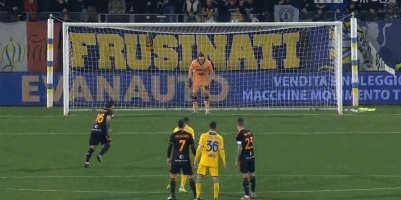 巴萨瞄准克罗地亚足球新星！150万身价恐引多豪门哄抢（巴萨有意克罗地亚新星，150万估值或引发多家豪门争夺战）