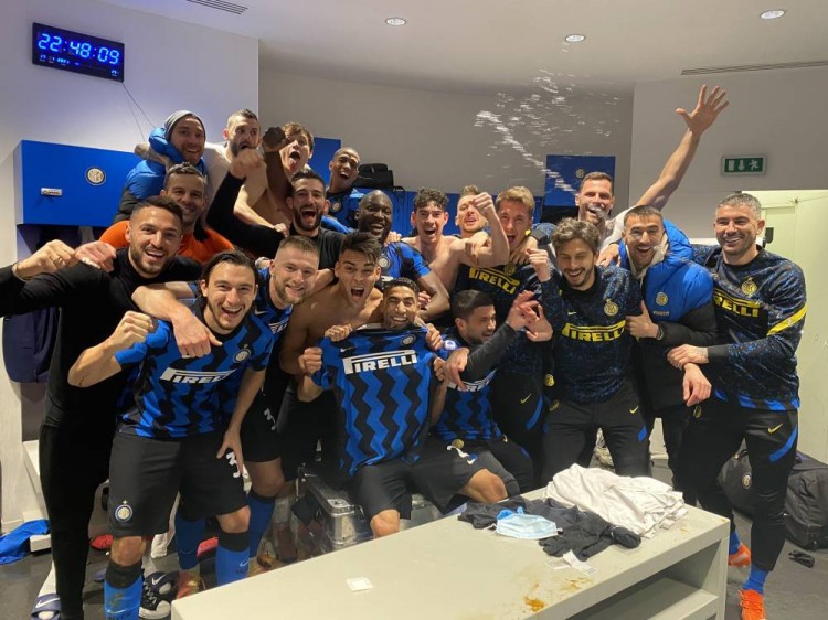 皇家马德里在圣马梅斯胜利后的录像：激情与荣耀的完美展现